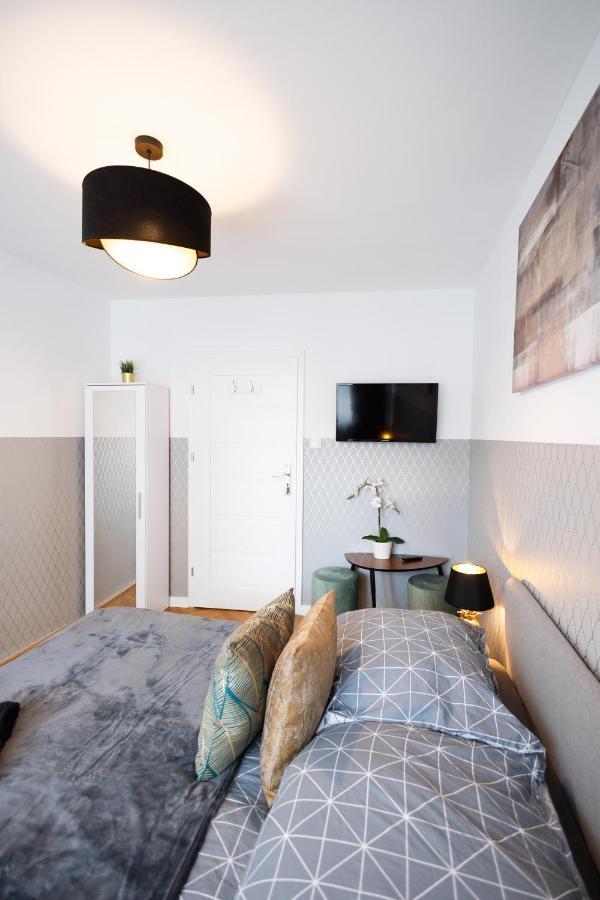 ורשה Clicktheflat Stawki Apart Rooms מראה חיצוני תמונה